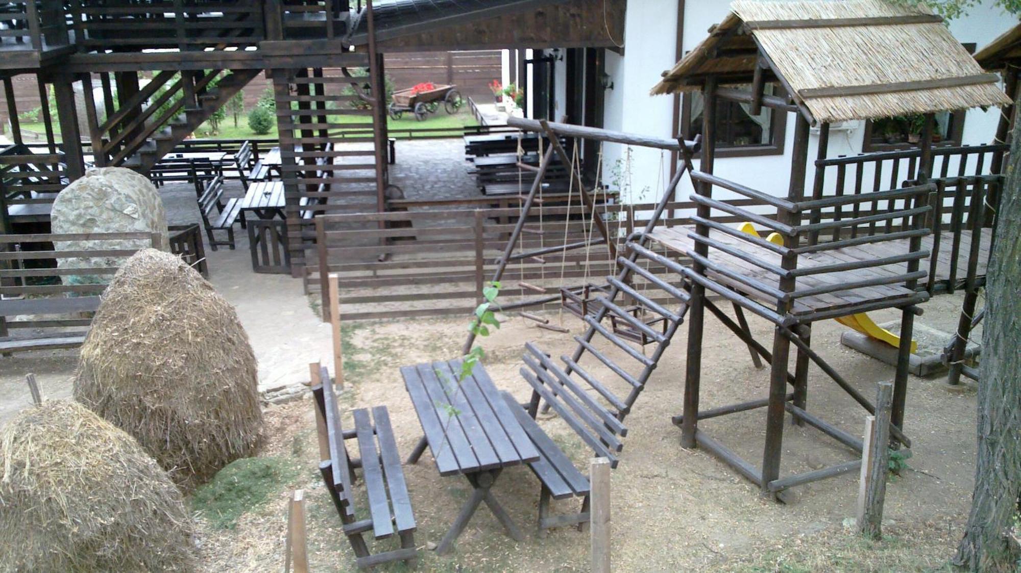Pension Casa Drumetului Piatra Neamţ Exterior foto